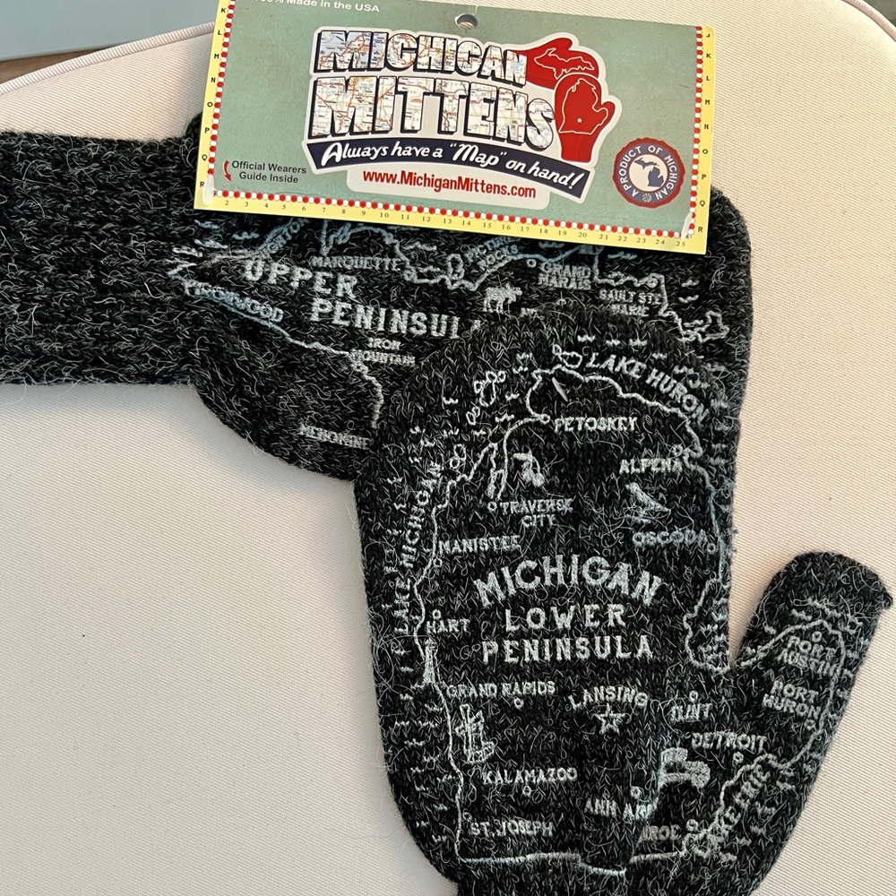 Michigan Mittens! NWT. Charcoal gray. Perfect gift!